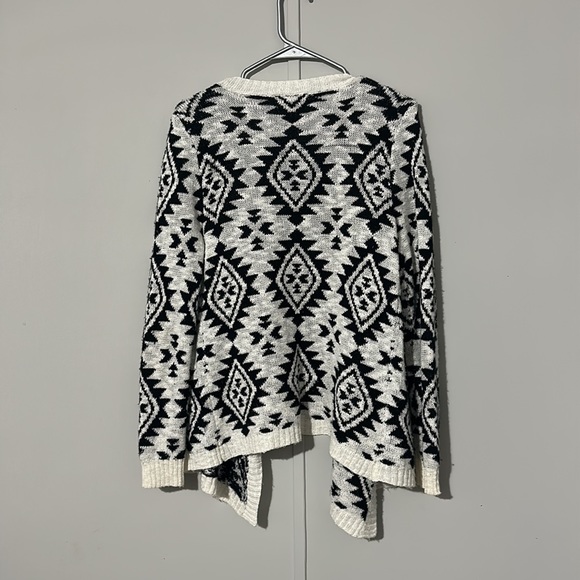 Aztec Cardigan - Picture 2 of 3